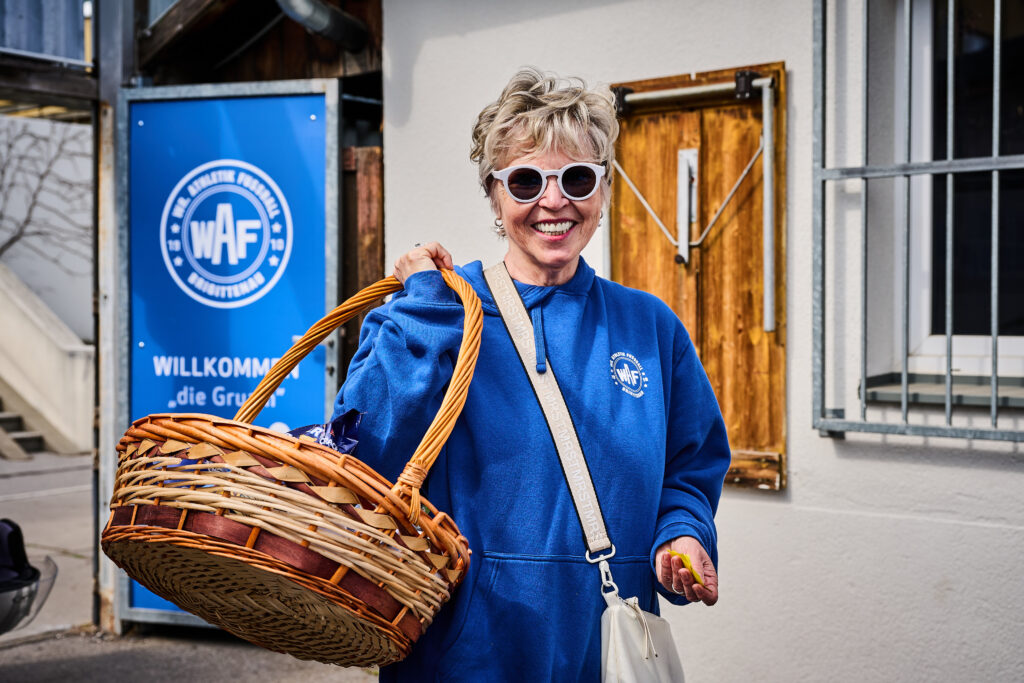 Die WAF-Lisi sorgt sich um alles in der Gruam. 