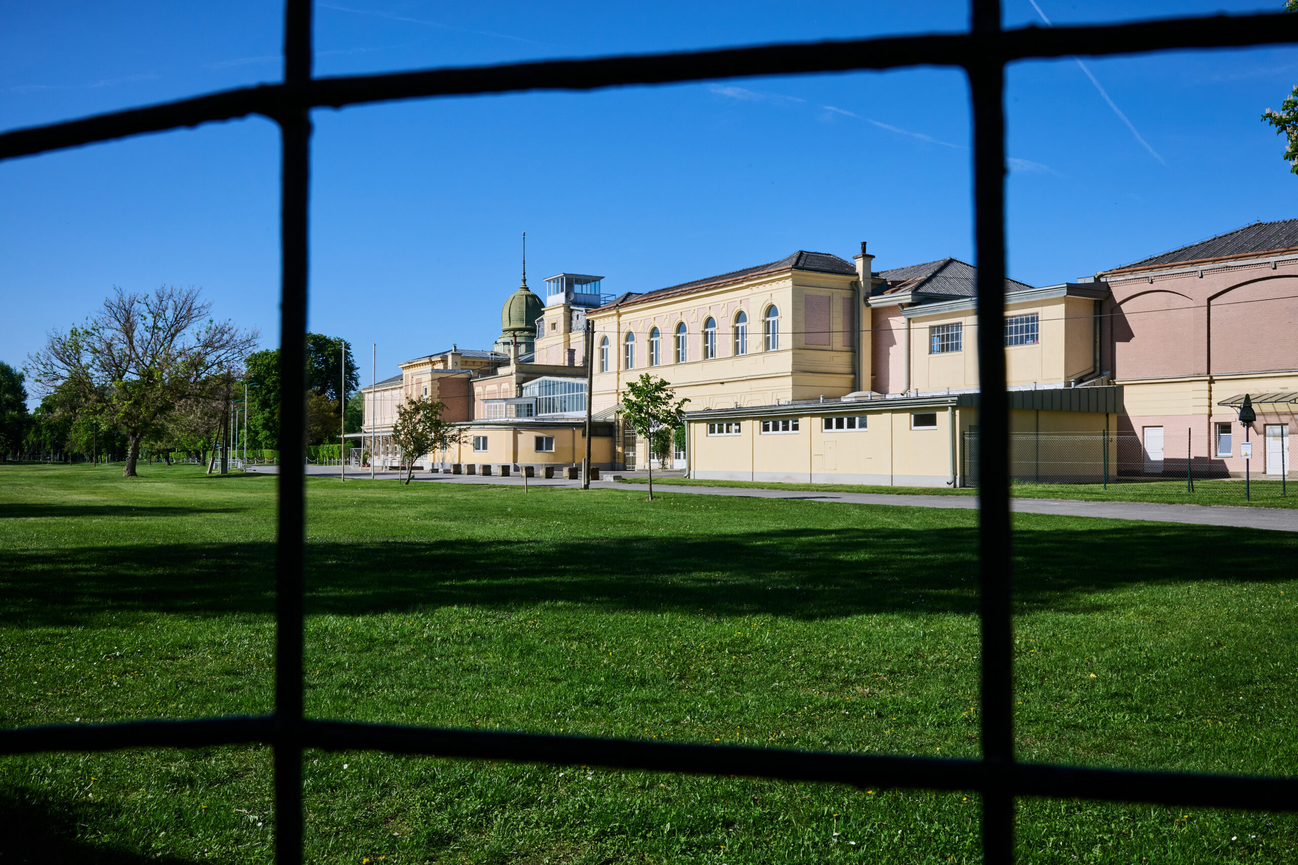Tribünen der Rennbahn Freudenau